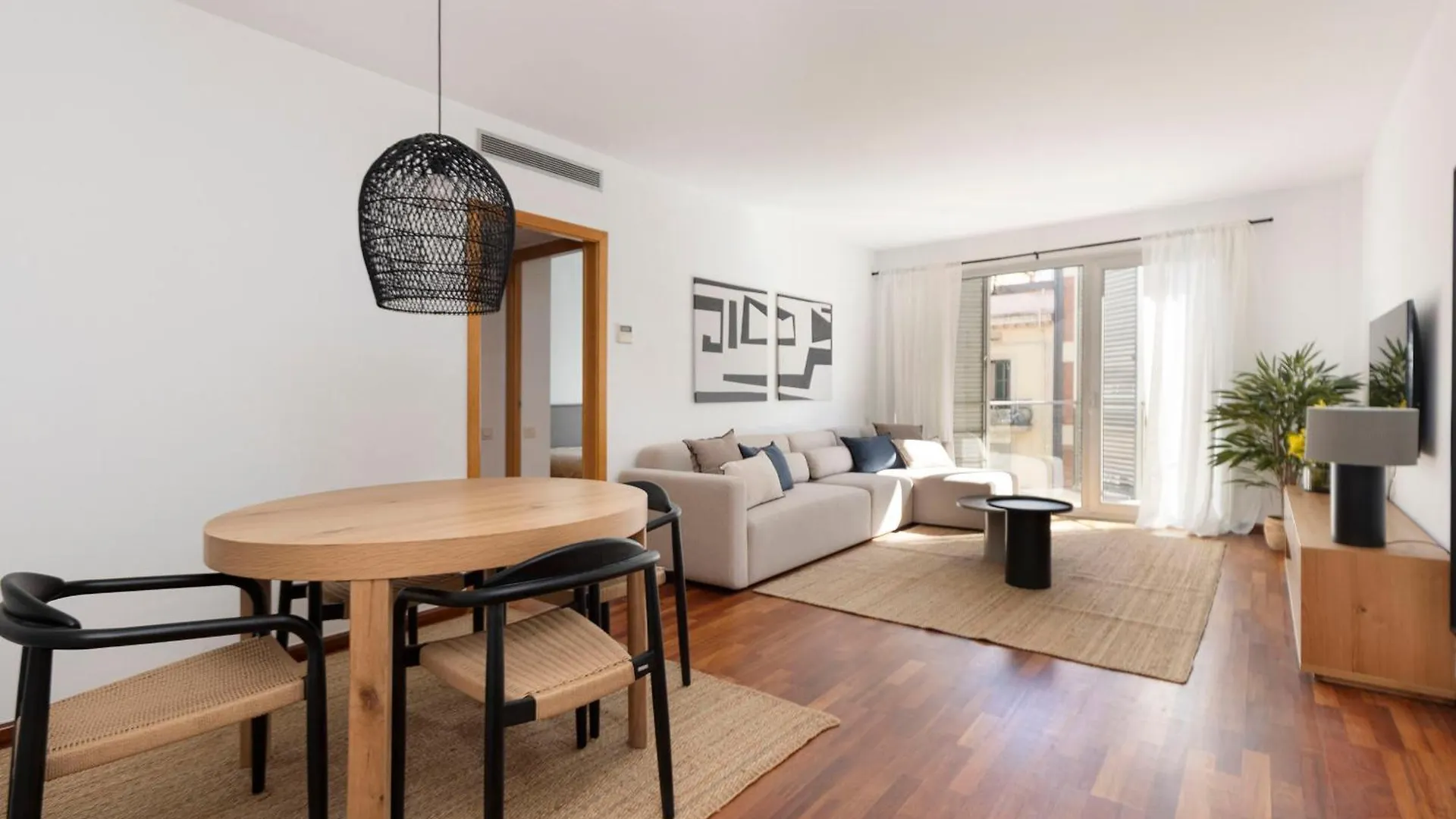 Enjoy Apartments Calle Paris Super Stylish Barcelona