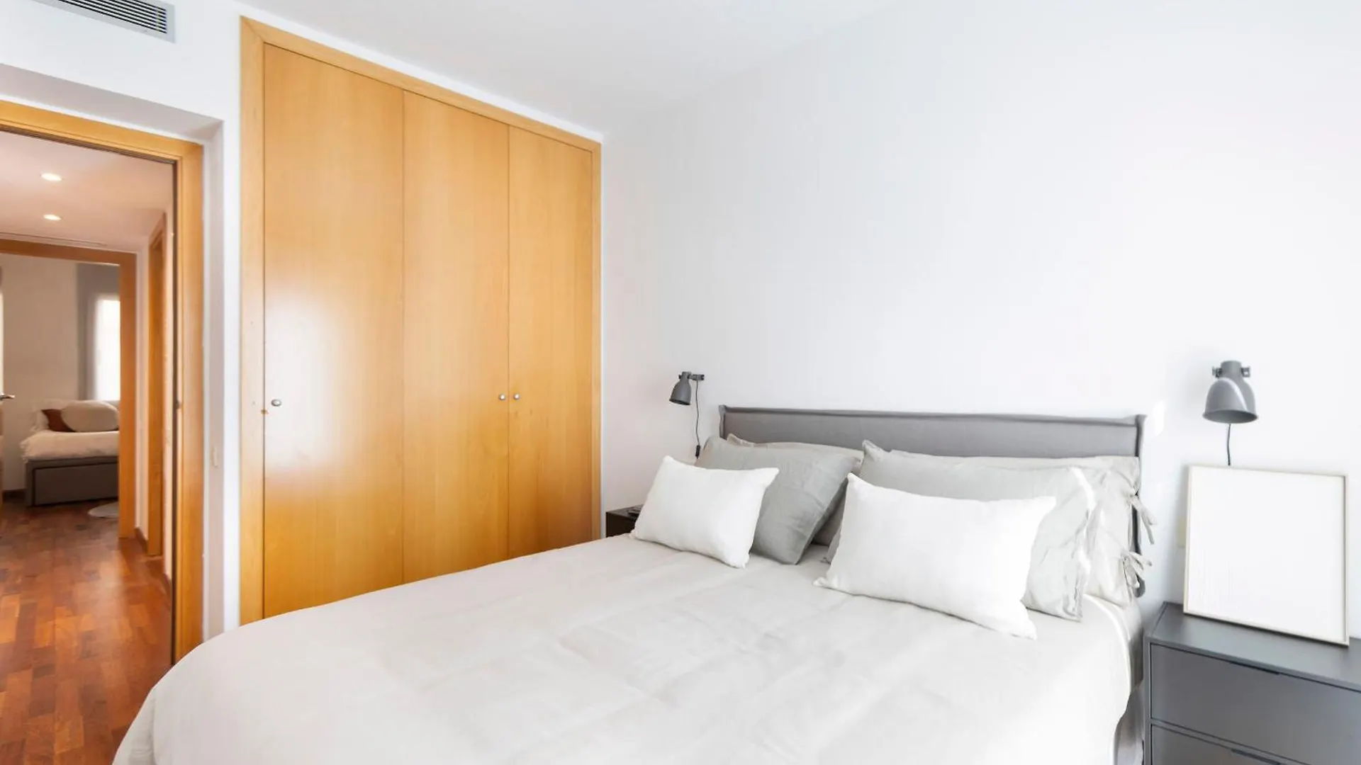 Enjoy Apartments Calle Paris Super Stylish Barcelona Spain